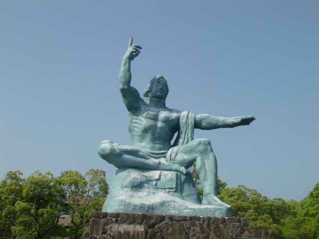 Escultura no Parque da Paz em Nagasaki. Foto: Dulce Moraes