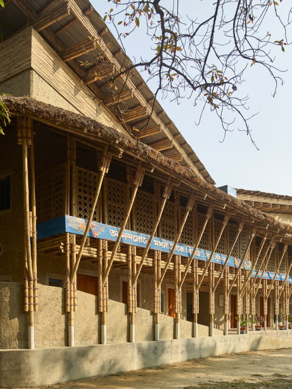 Arquitetura ecológica que abraça espaços&nbsp;educativos